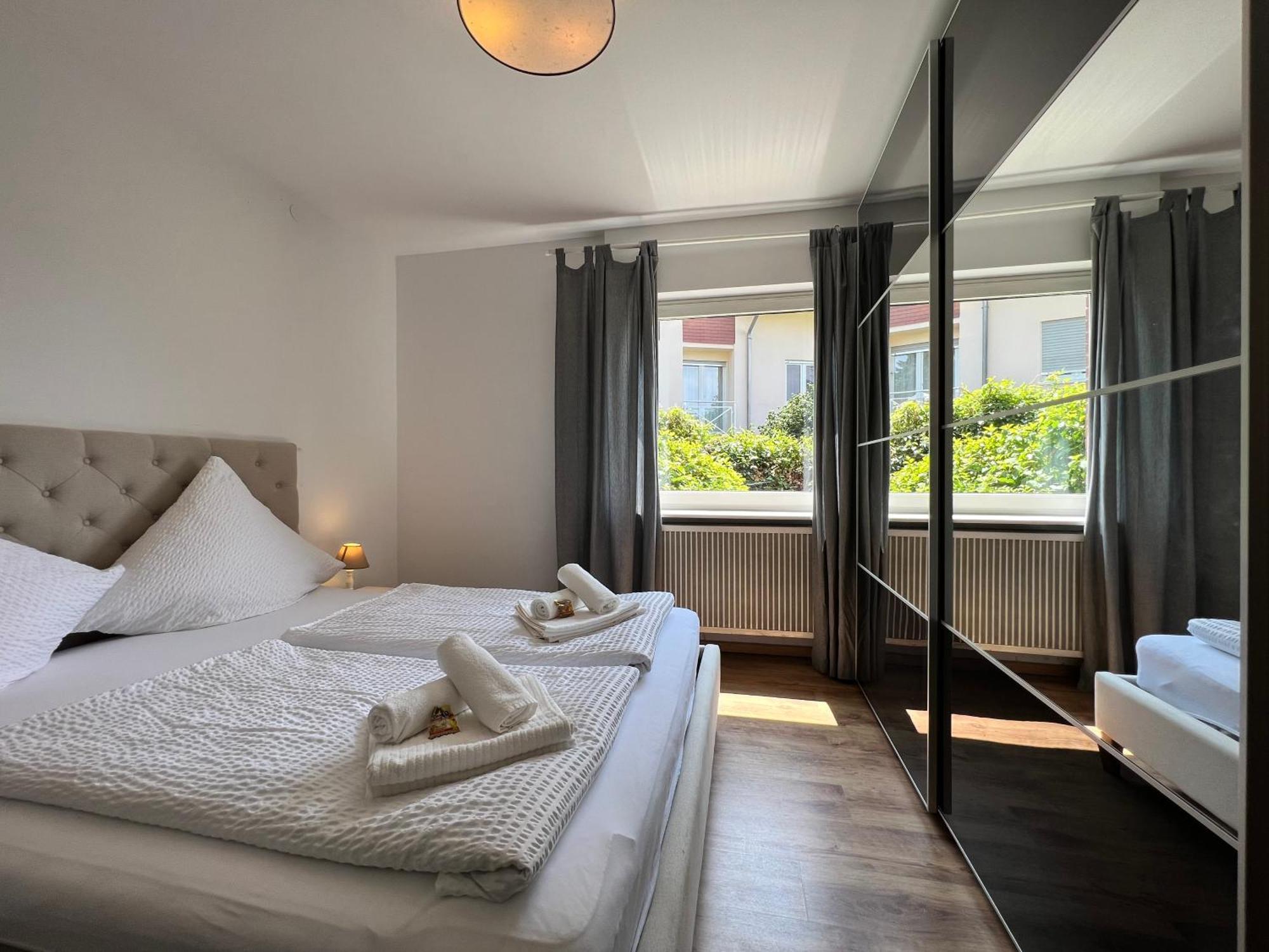 Ferienhaus Wellnesshuette Mit Aussenwhirlpool Und Herrlichem See-Und Alpenblick Uberlingen Luaran gambar